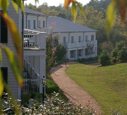 Hotel Berry Hill South Boston Exterior foto